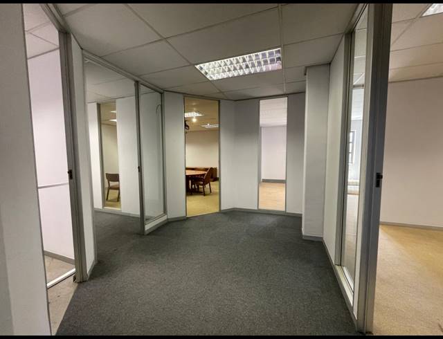 313M² OFFICE TO LET IN RIVONIA